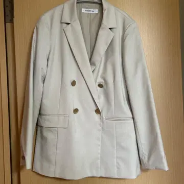 NATURAL BEAUTY BASIC 베이지 테일러드 자켓