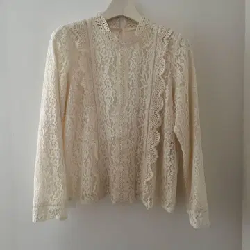 아이보리 레이스 긴팔 블라우스