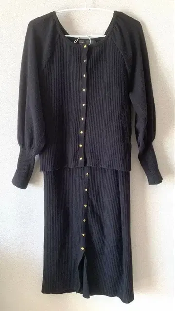 노블 리브 니트 셋업 롱 스커트 퍼프 슬리브 베이지