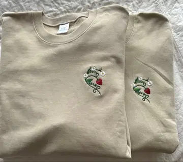 새상품 / 기타구의 자수 가게 / 완판템 딸기 물방울 자수 / 남녀 공용