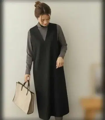 어반 리서치 도어스 V넥 스트레이트 오버롤 스커트 원피스