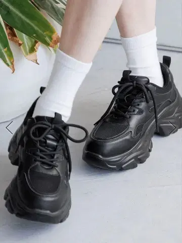 블랙스니커즈 240