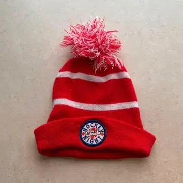빨간색 니트 모자 폼폼 포함 Budweiser