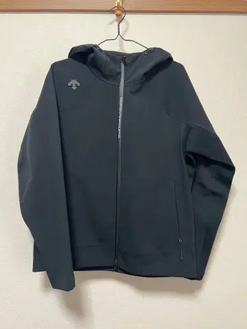 [컨디션 최상] DESCENTE ATHLETIC 블랙 마운틴 후드티 등산