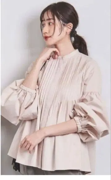 UNITED ARROWS 벌룬 턱 블라우스