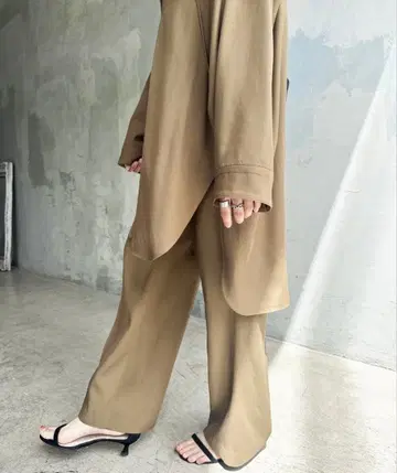 Spick & Span 레이온 트윌 슬림 플레어 팬츠