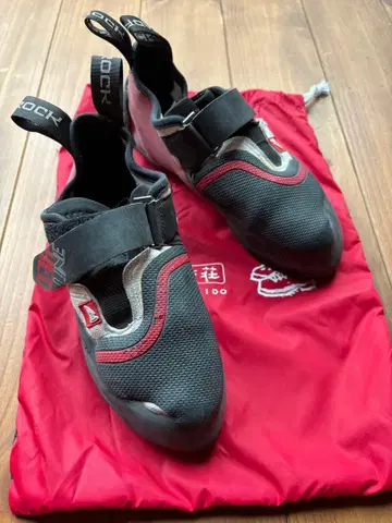 [ 최종 가격 인하 ] 볼더링 신발 MAD ROCK 레드 라인 39.5