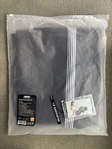 LE SSERAFIM TRACK PANTS (BK_M)