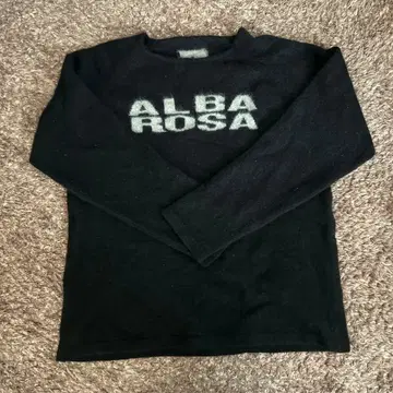 ALBA ROSA 마이타네 블랙 니트 스웨터
