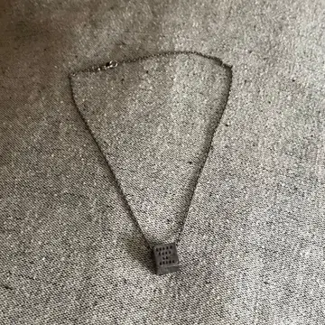 실버 정육면체 모티브 목걸이