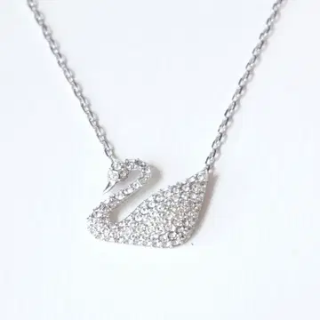 스와로브스키 Swan 목걸이