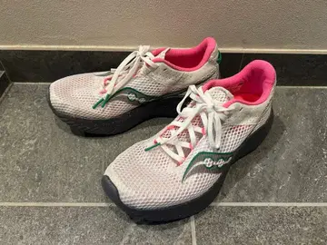 Saucony KINVARA 14 화이트/핑크/그린