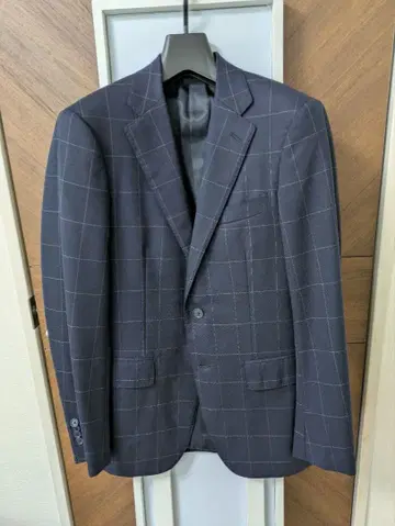 네이비 체크 무늬 비즈니스 자켓