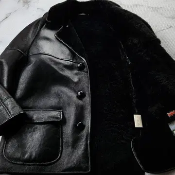 최고급 영국제 XL 상당 리얼 무스탕 울트라 웜 양가죽 블랙 트로트로감