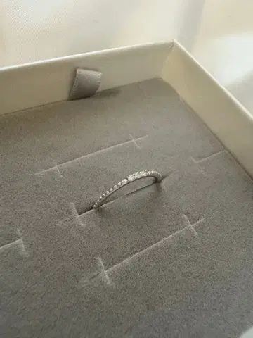 [ TSUTSUMI ] K10 화이트 골드 다이아몬드 반지 ( 핑키링 )