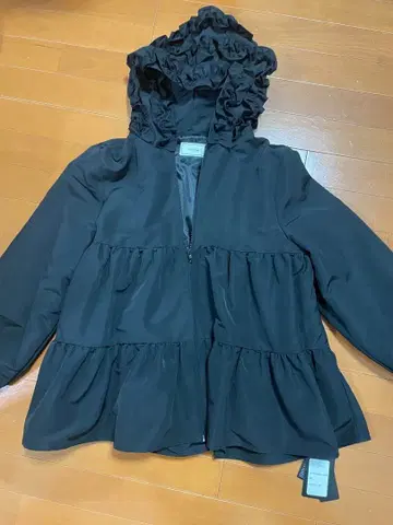 [ 새상품 미사용 ] 핏모어 프릴 블랙 자켓