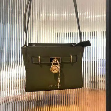 새상품급 마이클코어스 크로스 바디 Hamilton 스몰 올리브