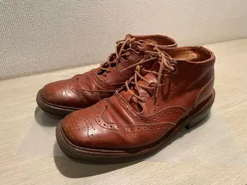 브라운 가죽 윙 팁 부츠