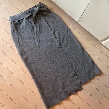 NEMIKA 리본 포함 그레이 니트 타이트 스커트