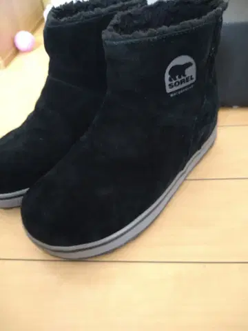 SOREL 블랙 스웨이드 부츠 23.5