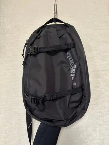 Patagonia 블랙 슬링백