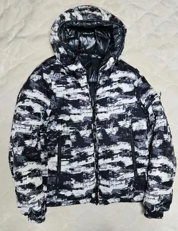 TATRAS 다운 자켓 리버서블 카모 패턴 블랙