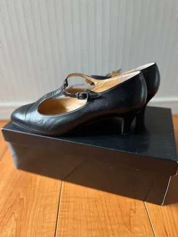 류스케 카와무라 블랙 T스트랩 하이힐 23.5cm