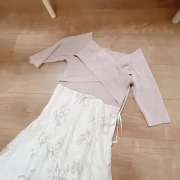 머큐리 듀오 연보라 크로스오버 반팔 원피스 화이트