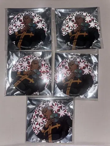 죠죠의 기묘한 모험 더 죠죠와 글리터 캔뱃지 나선형 계단 푸치 5개