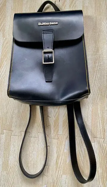닥터마틴 가죽 미니 백팩