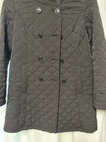 그레이 더블 버튼 후드 부착 퀼팅 코트