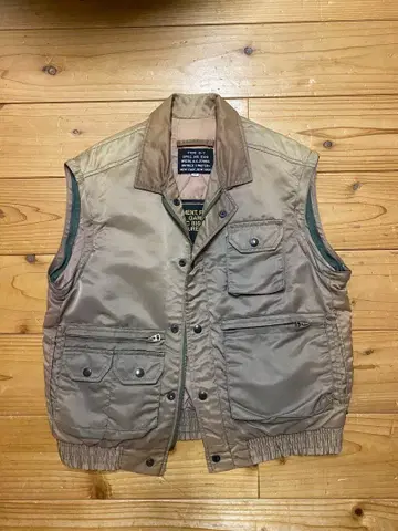 빈티지 나일론 베이지 베스트