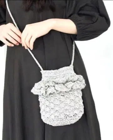 메탈릭 얀 미니 프릴 미니백 로페피크닉