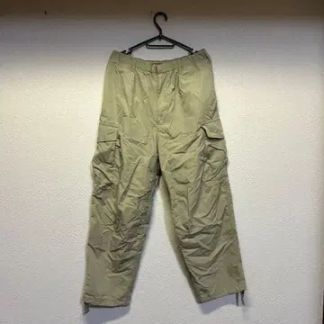 유니클로 베이지 카고 팬츠 드로 코드 포함