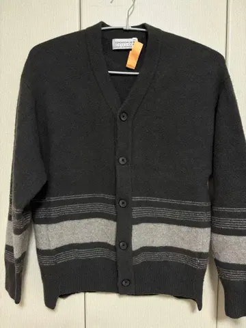 TOMORROWLAND 다크 그레이 V넥 가디건 M 사이즈