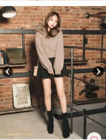 미셸 마카롱 퍼 니트 후디 모카 베이지