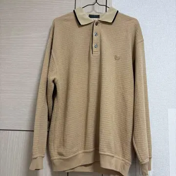 베이지 긴팔 피케 셔츠 구제 의류