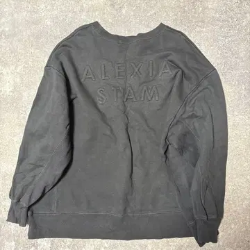 ALEXIA STAM 차콜 맨투맨