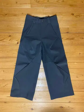 다크 그레이 와이드 레그 슬랙스