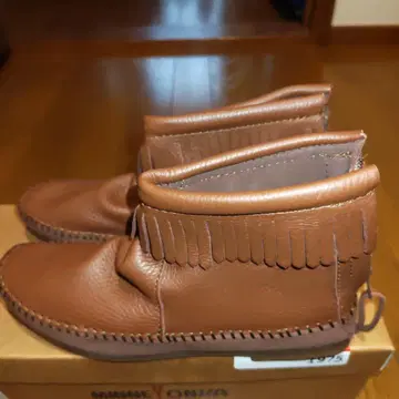 Minnetonka 브라운 가죽 부츠 288X 사이즈 6