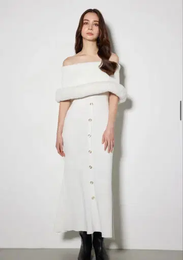 rienda 2WAY 인조 모피 머메이드 니트 원피스 화이트