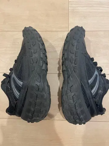 닷 스니커즈 Y2K 블랙 통굽 스니커즈