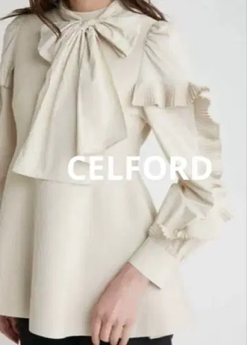 새상품급 CELFORD 플리츠 리본 니트 풀오버 아이보리