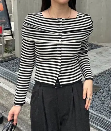 mystic 오프숄더 디자인 리브 니트