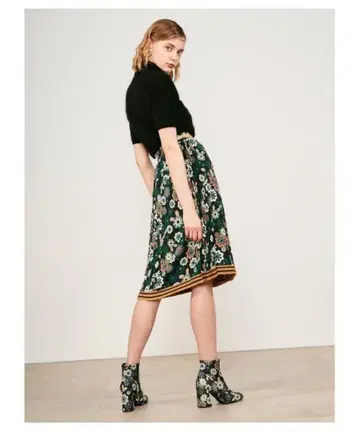 [ 릴리 브라운 x CHELSEA 콜라보 스커트 ]