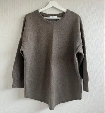 새상품급 [슬로브 이에나] 긴팔 니트