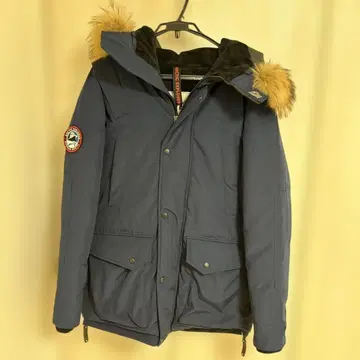 새상품급 아크틱 익스플로러 다운 자켓