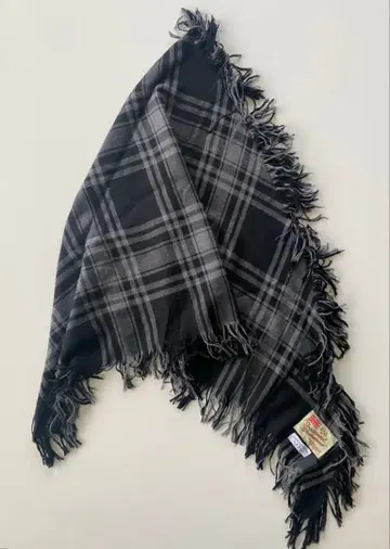 Traditional Weatherwear 울 트라이앵글 스카프