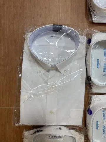 화이트 반팔 셔츠 2장 세트 화이트 긴팔 셔츠 5장 세트