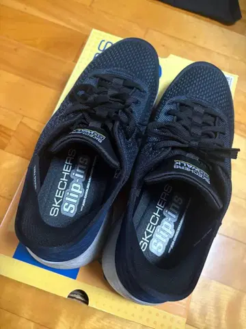 SKECHERS Slip-Ins 네이비 스니커즈